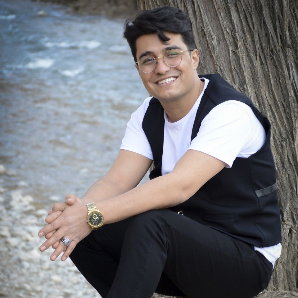 اصغر باکردار پوری بلند